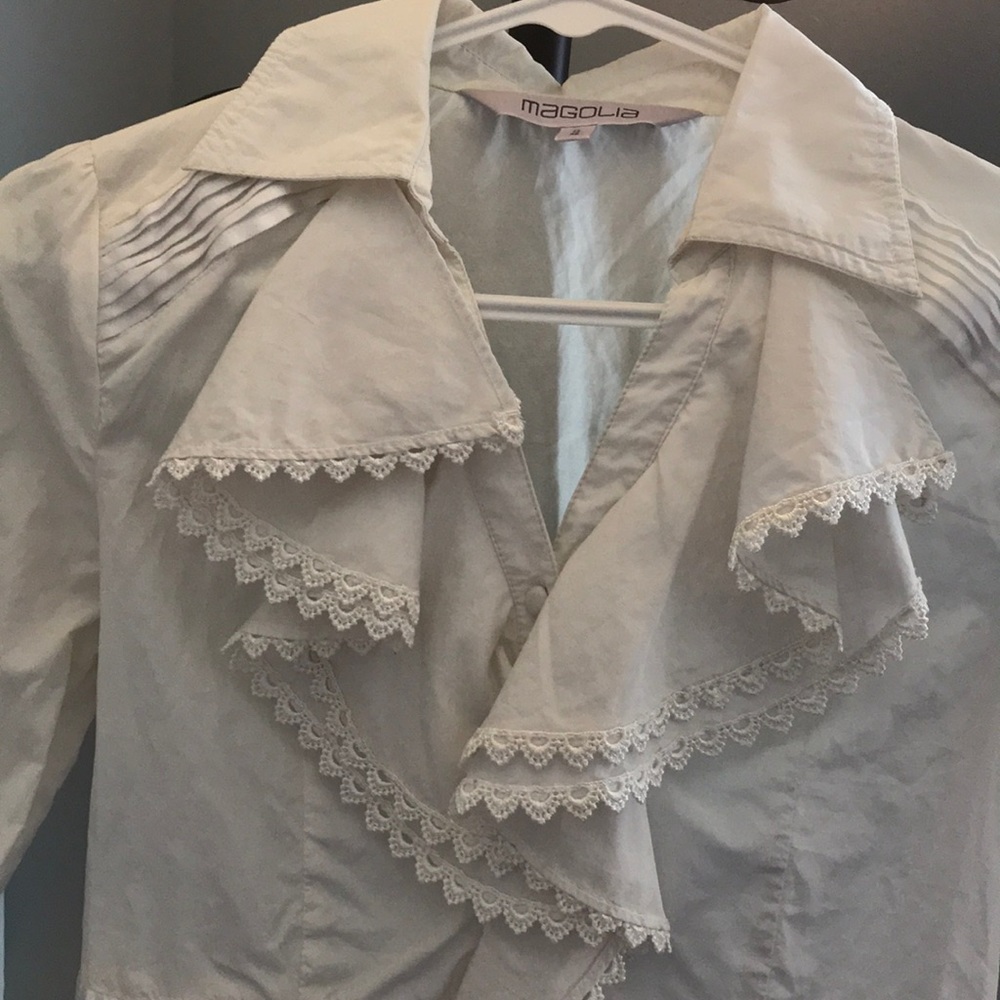 White blouse - Picture 2 of 4
